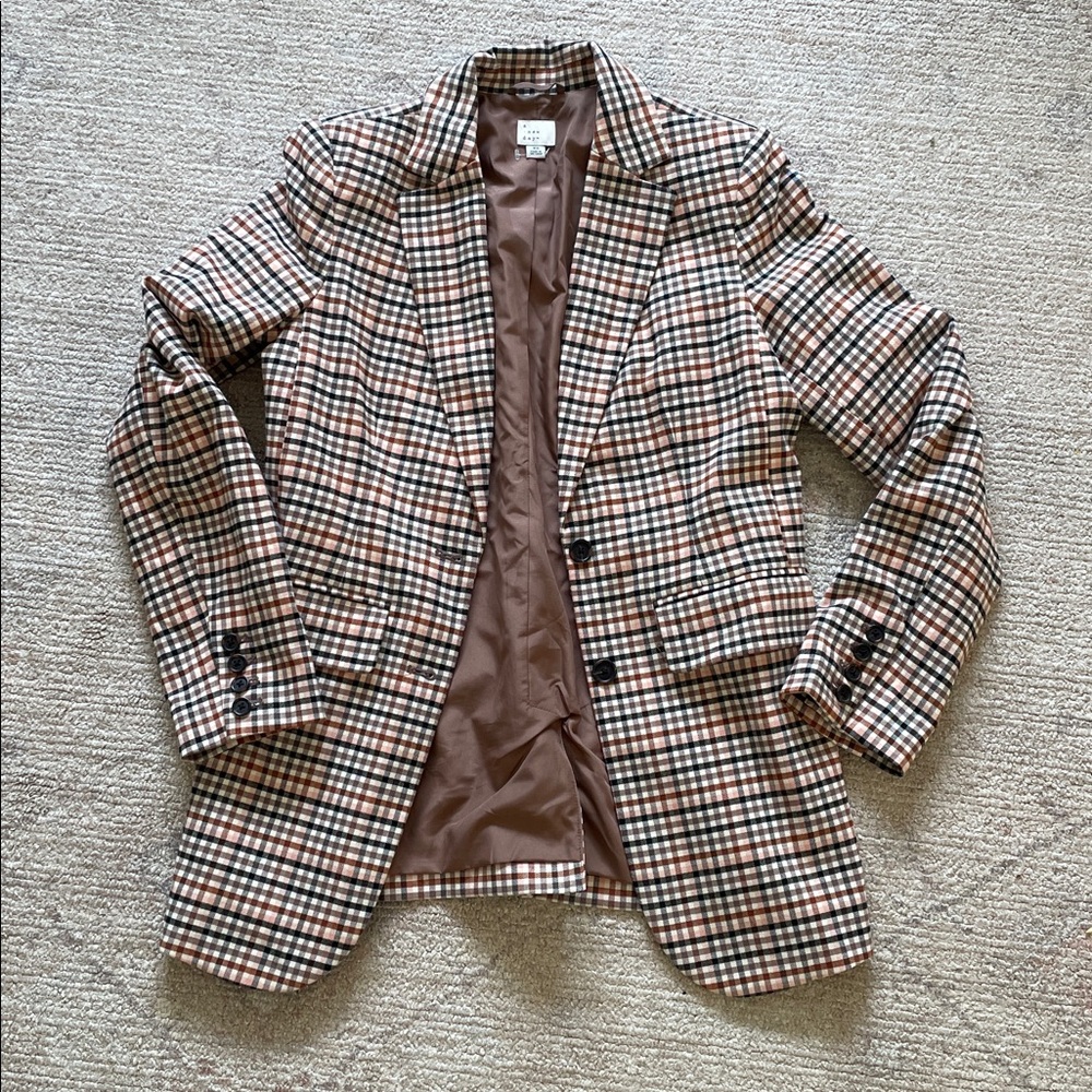 Classic Checkered women’s Blazer